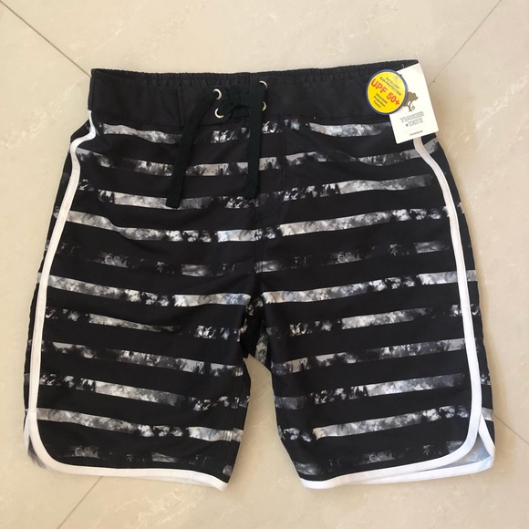 Tucker+Tate boy’s Swimwear Short - Picture 1 of 3